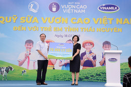 Quỹ sữa vươn cao Việt Nam và Vinamilk trao tặng 70.000 ly sữa cho trẻ em tỉnh Thái Nguyên