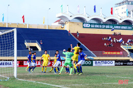 Thắng CLB Huế 1-0, Hồng Lĩnh Hà Tĩnh gặp Hà Nội FC vòng 1/16 Cúp Quốc gia