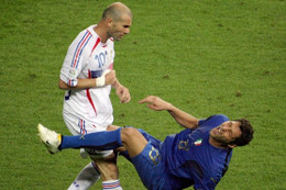 Materazzi tiết lộ lý do khiến Zidane dùng ‘thiết đầu công"