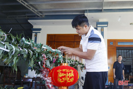 Làm “nêu”... cũng lắm công phu!