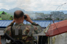 Philippines tạm dừng tấn công vào Marawi để đảm bảo an toàn con tin