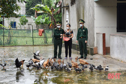 CLB "Phụ nữ với chiến sỹ quân hàm xanh” góp phần thắt chặt tình quân dân ở địa bàn biên giới Hà Tĩnh