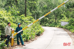 Thị xã dưới chân núi Hồng lập 7 chốt kiểm soát người vào rừng