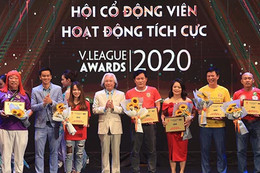 Văn Quyết, HLV Việt Hoàng xuất sắc nhất mùa giải 2020