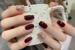 Mẫu nails tone đỏ đón tết