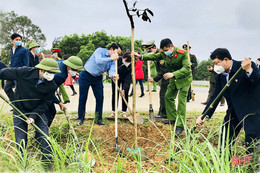 Các địa phương Hà Tĩnh sôi nổi ra quân trồng cây đầu xuân