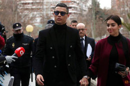 Ronaldo trình diện trước tòa án ở Madrid vì cáo buộc trốn thuế