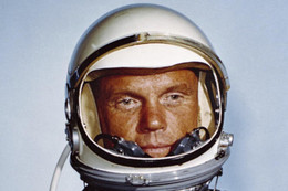 Chân dung phi hành gia huyền thoại người Mỹ John Glenn