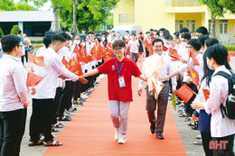 “Xuân ước vọng ngàn năm lại tới…”