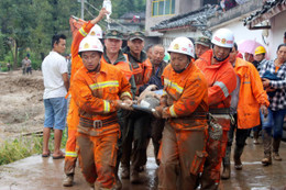 Trung Quốc dùng máy bay không người lái tìm nạn nhân động đất