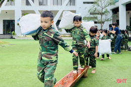 “Một ngày làm chiến sỹ” của học sinh mầm non Trung Kiên