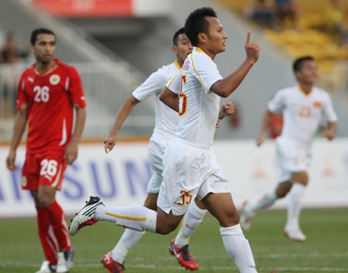 Trọng Hoàng vui mừng sau khi ghi bàn nâng tỷ số. Anh cũng là trụ cột ở đội tuyển quốc gia. Ảnh: T.H.