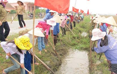đàn bà tay cuốc