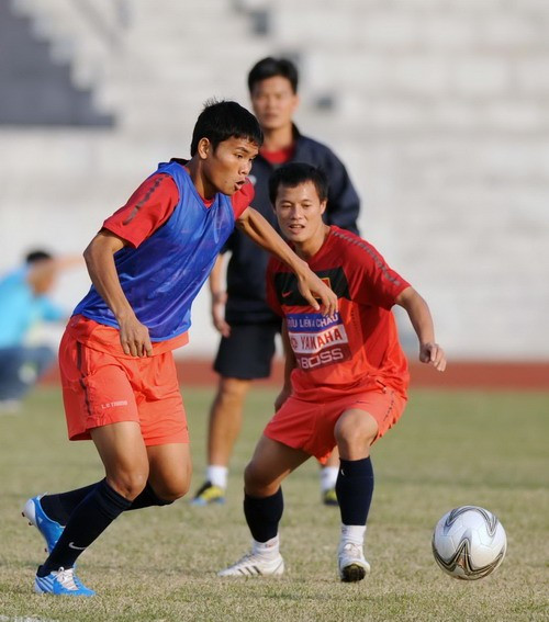 Ông Hùng dặn dò kỹ các học trò