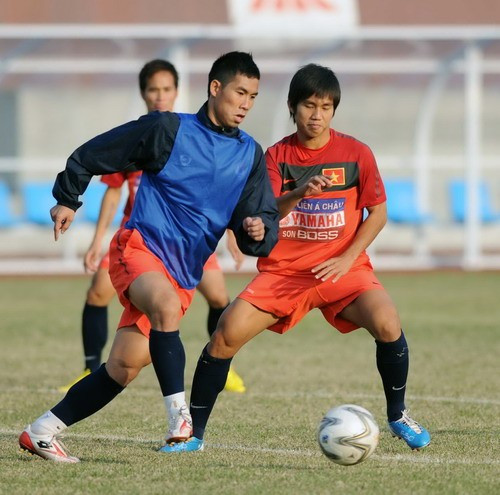 Ông Hùng dặn dò kỹ các học trò