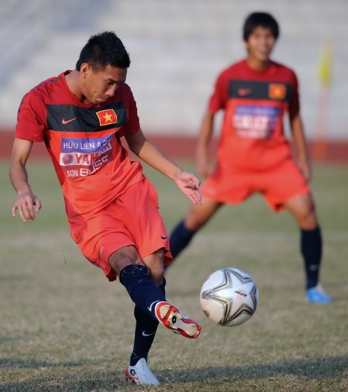 Ông Hùng dặn dò kỹ các học trò