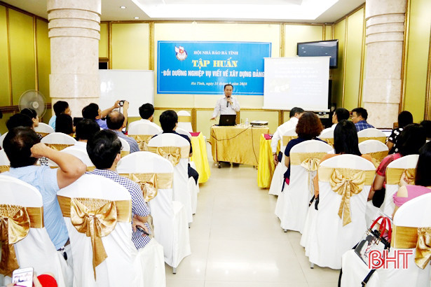 Hội Nhà báo Hà Tĩnh nâng cao nghiệp vụ viết về xây dựng Đảng