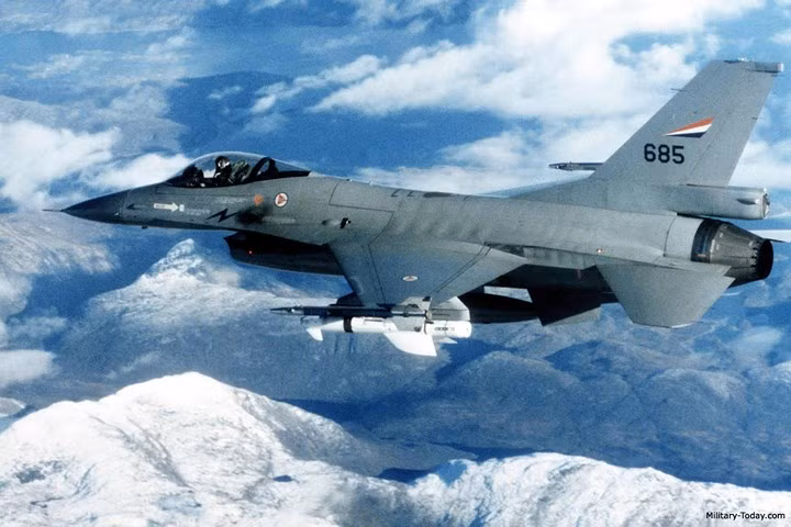 Sức mạnh tên lửa chống hạm “chim cánh cụt” AGM119 Penguin