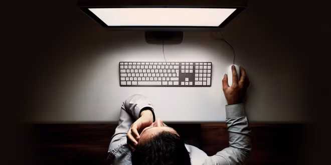 Sự thật đằng sau những bài viết khẳng định “ánh sáng xanh gây mù lòa”