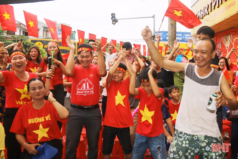 Người hâm mộ Hà Tĩnh tiếc cho siêu phẩm của Minh Vương chưa đủ để Việt Nam vượt qua Hàn Quốc