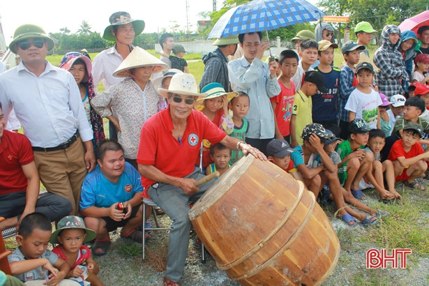 Sôi động sới vật Thuần Thiện mừng ngày Quốc khánh