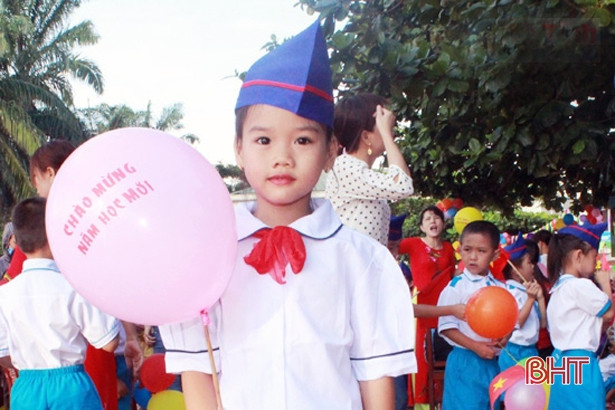 Hơn 330 nghìn giáo viên, học sinh Hà Tĩnh bước vào năm học mới