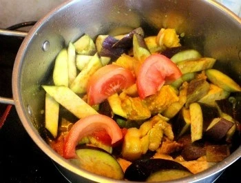 Canh cà tím nấu thịt ba chỉ, món dân dã mà ngon