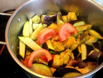 Canh cà tím nấu thịt ba chỉ, món dân dã mà ngon