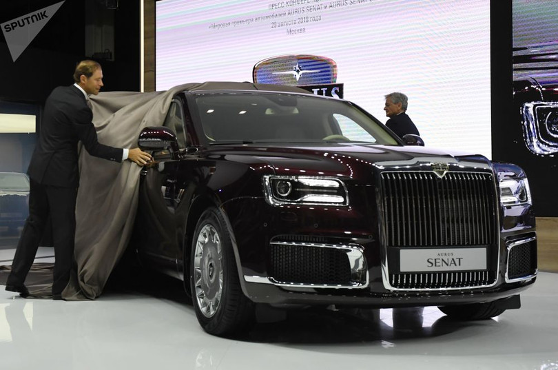 Những bóng hồng khoe sắc tại triển lãm ôtô quốc tế Moscow 2018