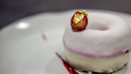 Mốt ăn gì cũng cho thêm vàng của giới thượng lưu Dubai