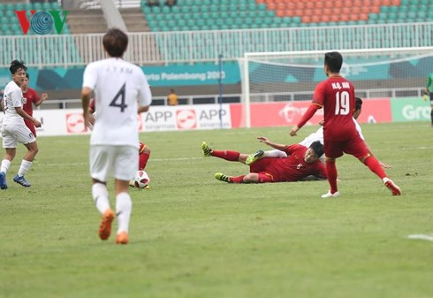 Thầy Park bức xúc vì bị giả mạo Facebook và các “HLV bàn phím”