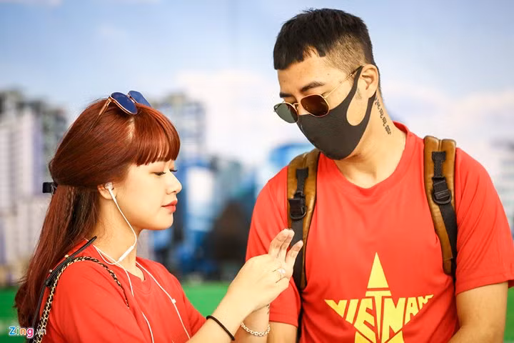 Người hâm mộ ùn ùn đi “tiếp lửa” cho Olympic Việt Nam