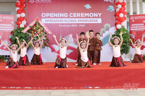 Trường học đầu tiên ở Hà Tĩnh khai giảng năm học mới