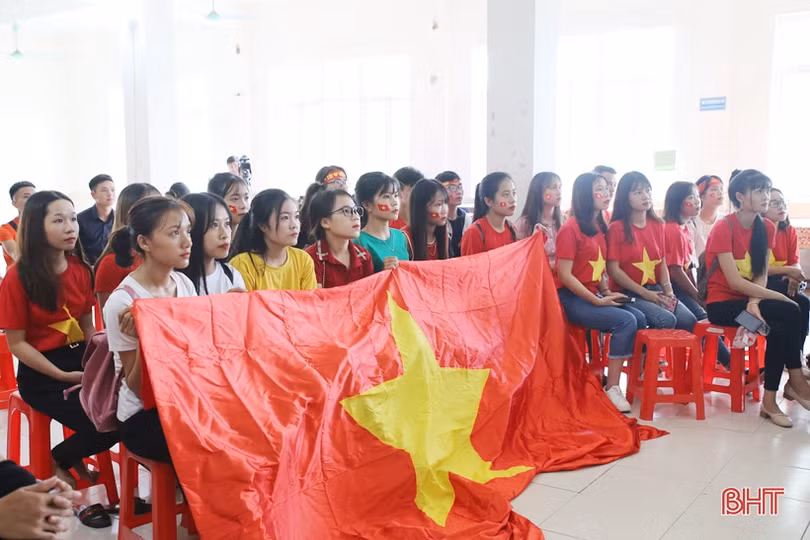 Người hâm mộ Hà Tĩnh tiếc cho siêu phẩm của Minh Vương chưa đủ để Việt Nam vượt qua Hàn Quốc