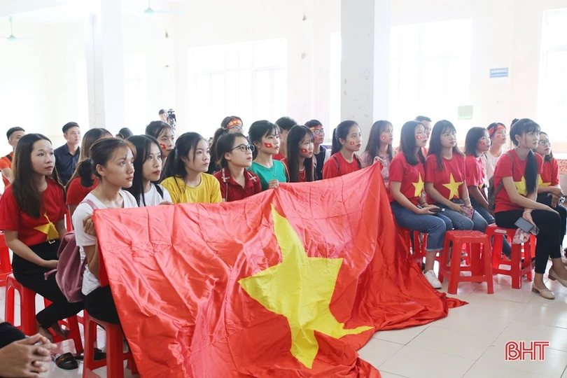 Người hâm mộ Hà Tĩnh tiếc cho siêu phẩm của Minh Vương chưa đủ để Việt Nam vượt qua Hàn Quốc