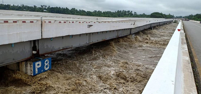 Vỡ đập ở Myanmar - thị trấn, làng mạc chìm trong nước lũ