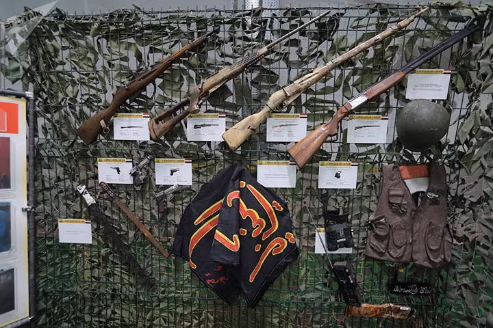 Nga trưng bày vũ khí thu được của phiến quân Syria tại triển lãm Army 2018