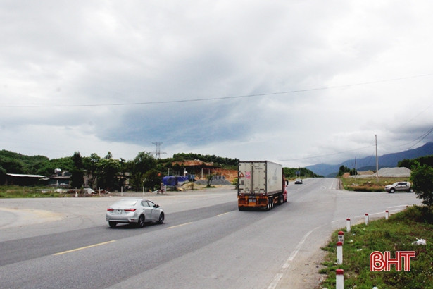 Cảnh báo 24 "điểm đen" tiềm ẩn nguy cơ cao về TNGT tại Hà Tĩnh ảnh 26 Cảnh báo 24 “điểm đen” tiềm ẩn nguy cơ cao về TNGT tại Hà Tĩnh