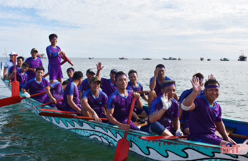 Vui như lễ hội đua thuyền mừng Quốc khánh!