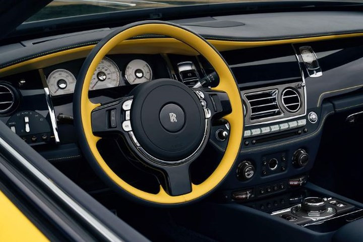 Rolls-Royce Dawn Black Badge màu vàng cực đẹp của Phó Chủ tịch Google