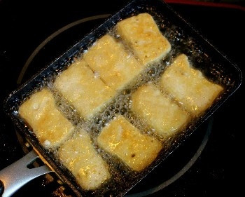 Canh cà tím nấu thịt ba chỉ, món dân dã mà ngon