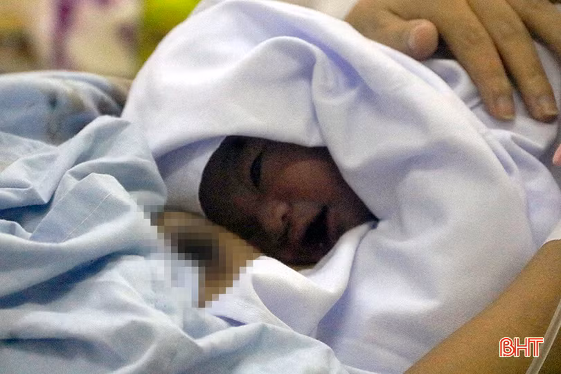 Em bé Hà Tĩnh sinh ngày 2/9 được đặt tên Quốc Khánh