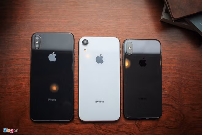 Người dùng sẽ kỳ vọng nhiều cải tiến trên bộ 3 iPhone 2018. Ảnh: Xuân Tiến. Trước tháng 9, iPhone X giảm giá mạnh tại Việt Nam