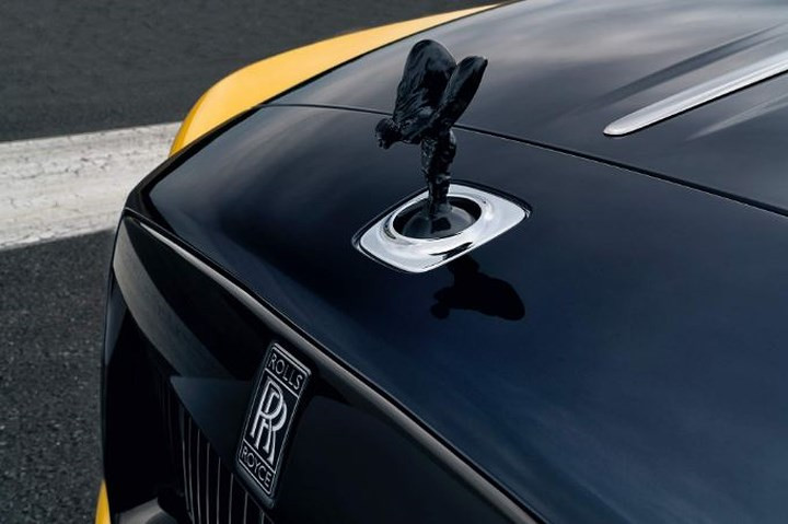 Rolls-Royce Dawn Black Badge màu vàng cực đẹp của Phó Chủ tịch Google
