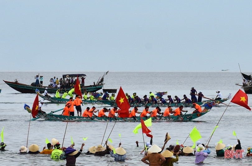 Vui như lễ hội đua thuyền mừng Quốc khánh!