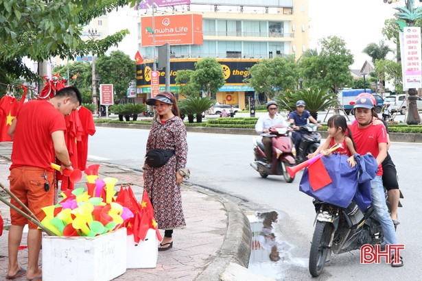 Hà Tĩnh hừng hực khí thế cổ vũ Olympic Việt Nam