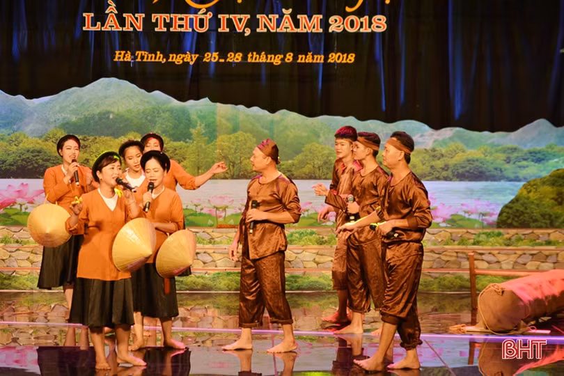 Sinh động không gian diễn xướng dân ca ví, giặm Nghệ Tĩnh