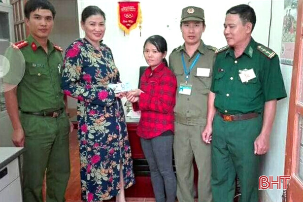 Người phụ nữ có hoàn cảnh éo le trả lại hơn 26 triệu đồng nhặt được