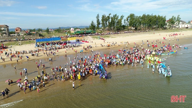 Vui như lễ hội đua thuyền mừng Quốc khánh!