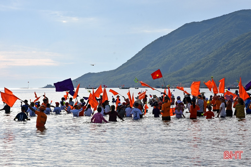 Vui như lễ hội đua thuyền mừng Quốc khánh!